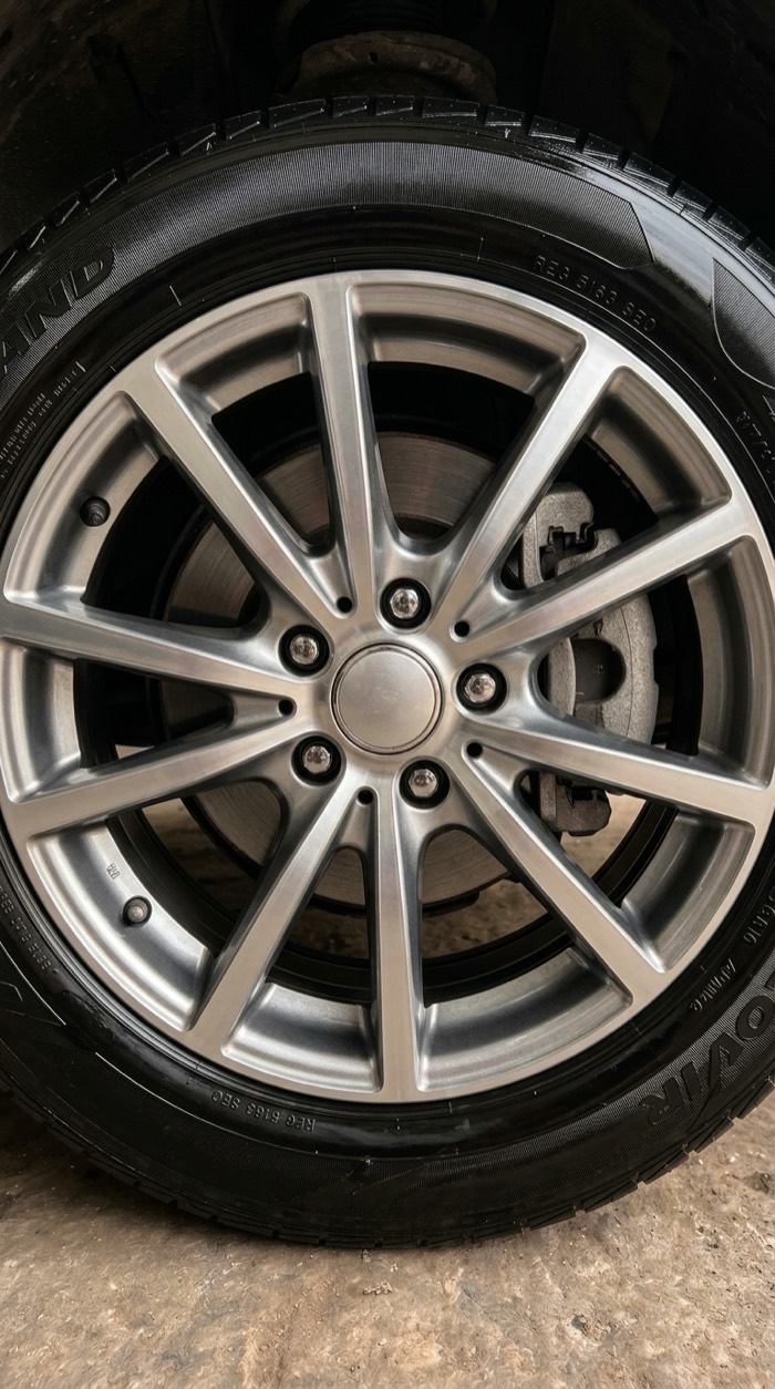 Wheel before and after detailing — after